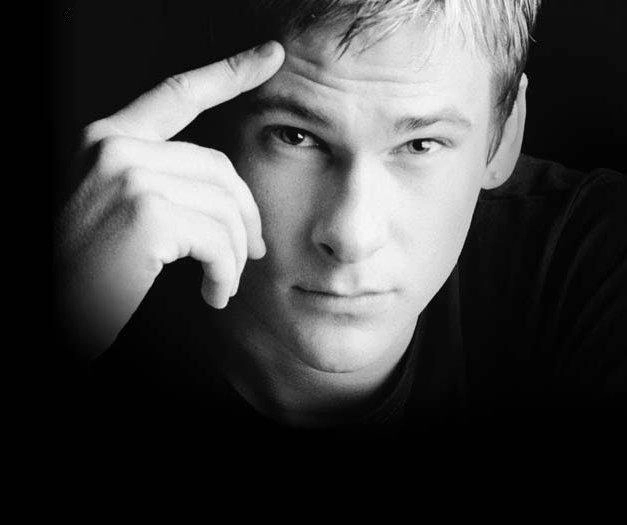 Lee Ryan - lee-ryan[1].jpg
